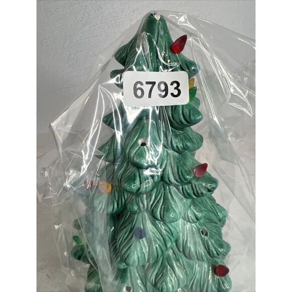 Vintage 70s Ceramic Hand painted Lighted Christmas Tree With Base Works - Picture 16 of 16